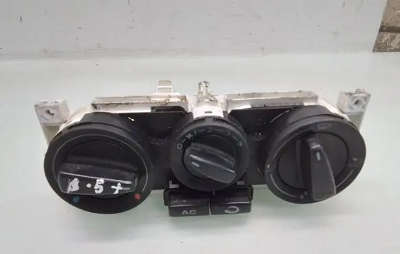 Volkswagen PASSAT B5.5 Climate control unit