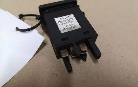 Ford Galaxy Windscreen/window heater switch 7M5959621B