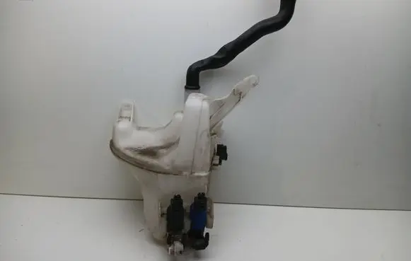 Windshield washer fluid reservoir/tank