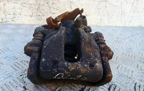 Toyota Auris E180 Rear brake caliper 