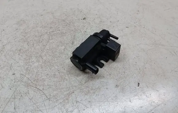 BMW 3 E90 E91 Turbo solenoid valve 7805391 11747805391