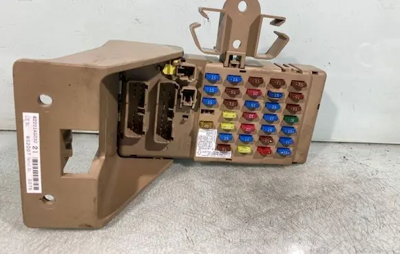 Subaru Outback Fuse module 82201ag032