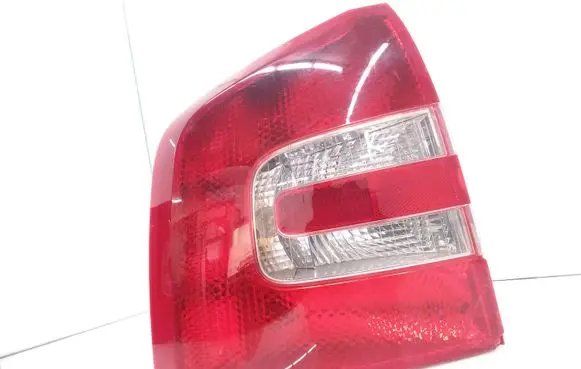 Skoda Octavia Mk2 (1Z) Rear/tail lights 1Z9945095 1Z9945257