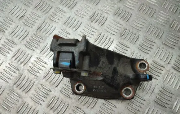 KIA Sportage Engine mounting bracket