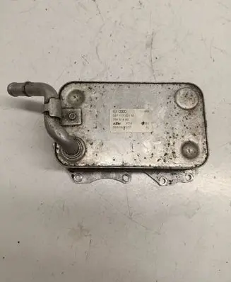 Audi Q7 4L Engine oil radiator 057117021M