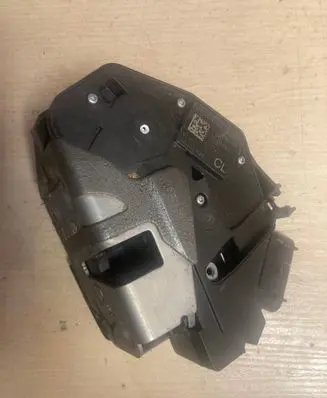 Volvo V60 Front door lock 31301737 A046465 40534141