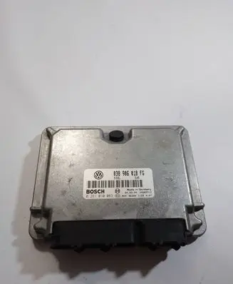Volkswagen PASSAT B5 Engine control unit/module 038906018FG 0281010063 28SA3919