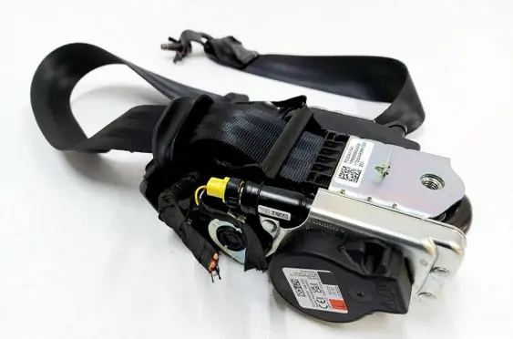 Volvo XC40 Front seatbelt 32401541