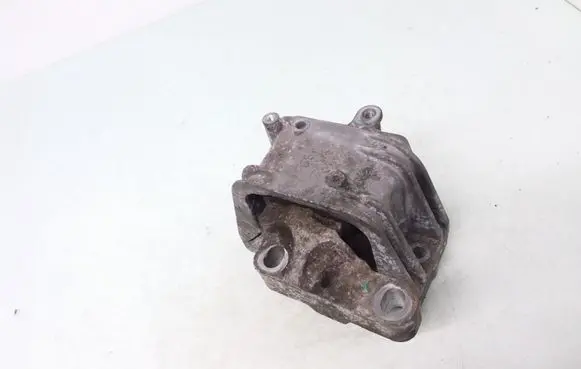 Volkswagen Touran I Engine mount bracket 1K0199262BA