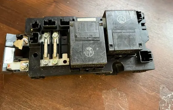 Toyota Prius (XW30) Relay mounting block G92Z128010