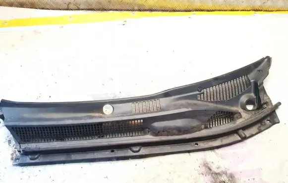 Toyota RAV 4 (XA20) Wiper trim 5570842110 55708-42110