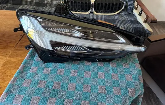 Volvo V60 Headlight/headlamp 32404632