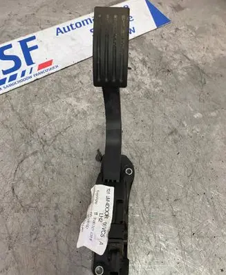 Ford Focus Accelerator throttle pedal EV61-9F836-AA