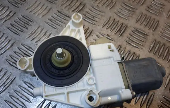 Mercedes-Benz GL X164 Rear door window regulator motor A2518200208