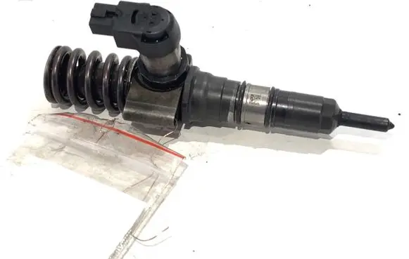 Audi A4 S4 B7 8E 8H Fuel injector 03G130073T