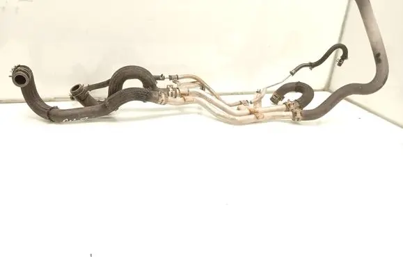 Toyota Avensis T270 Engine coolant pipe/hose