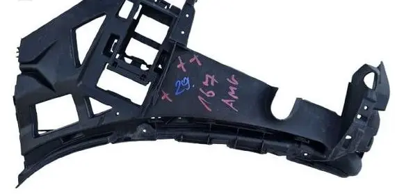 Front bumper mounting bracket