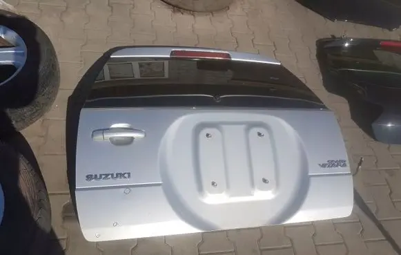 Suzuki Grand Vitara II Tailgate/trunk/boot lid