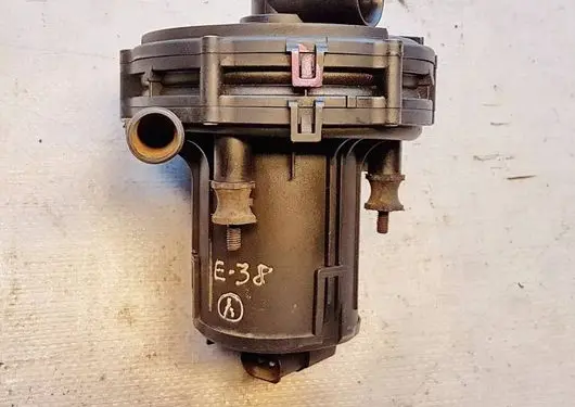 BMW 7 E38 Secondary air pump 1745170