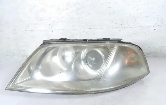 Volkswagen PASSAT B5.5 Headlight/headlamp 3B0941015AK
