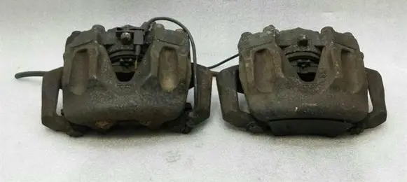 Mercedes-Benz E C207 W207 Front brake caliper A2044213581 A2044213681
