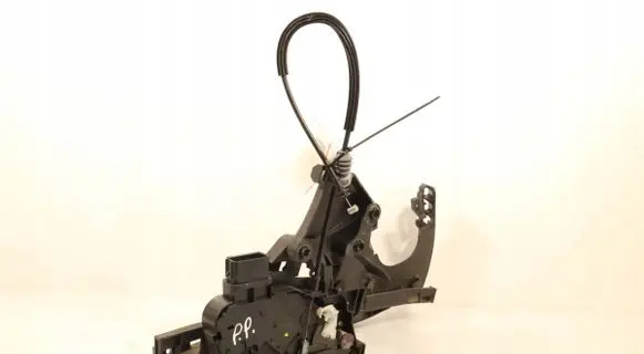 Volvo V50 Front door lock 30699497