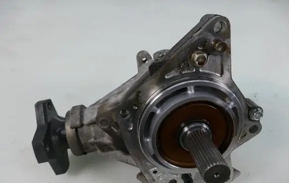 Nissan Qashqai Rear gearbox reducer/haldex oil pump 