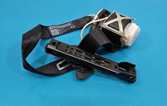 Volkswagen PASSAT B7 Front seatbelt 3C1857706S IMPRK1593536