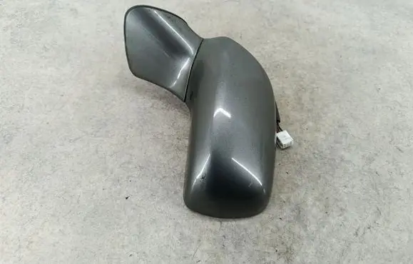Toyota Corolla Verso E121 Front door electric wing mirror 