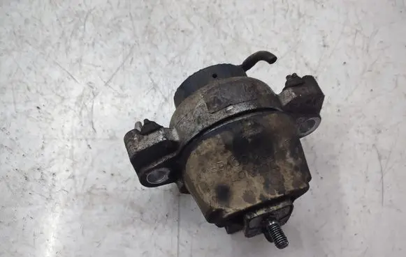 Jaguar XF X260 Engine mount bracket