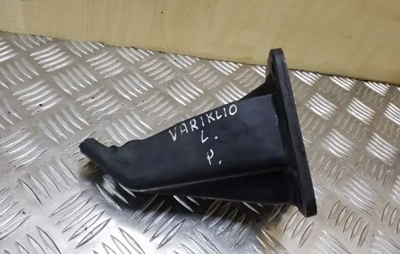 Nissan Navara D40 Engine mounting bracket