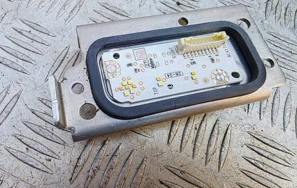 Opel Mokka B LED ballast control module BC41709A LC47411 LC47411A