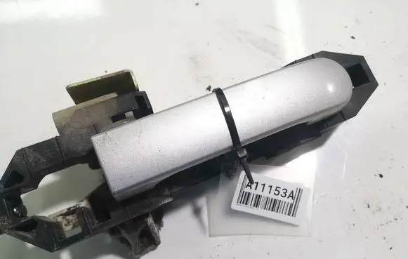 Nissan Tiida C11 Front door exterior handle 