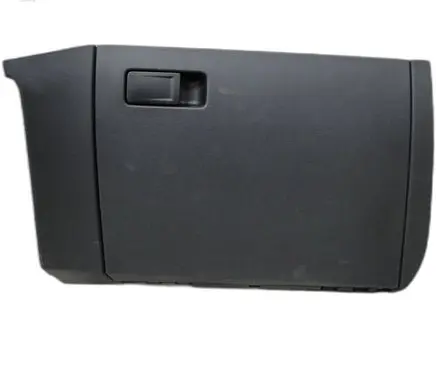 Volkswagen Polo VI Glove box