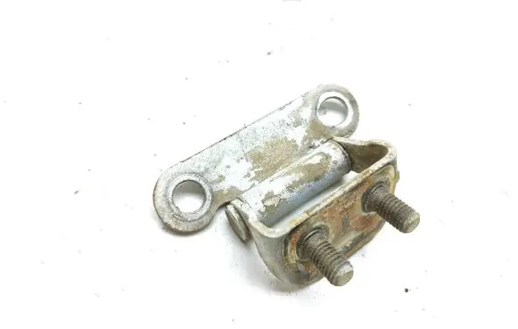 Toyota Land Cruiser (J200) Rear door upper hinge
