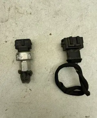 Volvo V70 Air conditioning (A/C) pressure sensor 31292004 02522