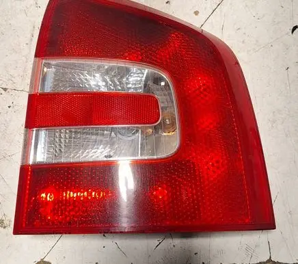 Skoda Octavia Mk2 (1Z) Rear/tail lights 1Z9945