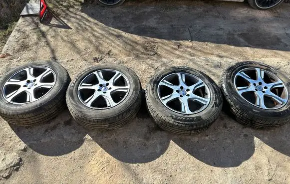 Volvo XC60 R18 alloy rim 