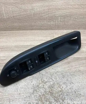 Volkswagen PASSAT B6 Electric window control switch 3C1867171