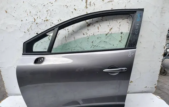 Renault Clio IV Front door 
