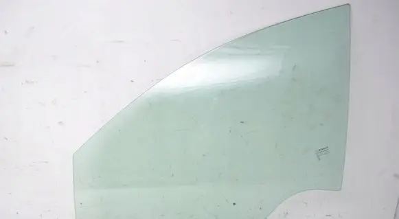 Renault Captur Front door window glass four-door