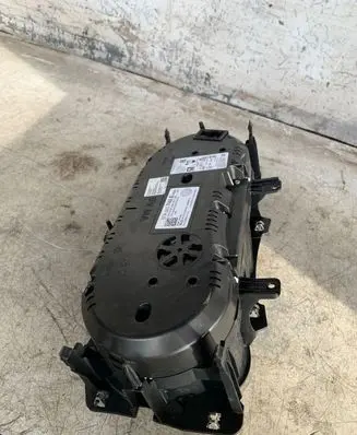 Volkswagen Touran III Speedometer (instrument cluster) 5TA920740E 45660683