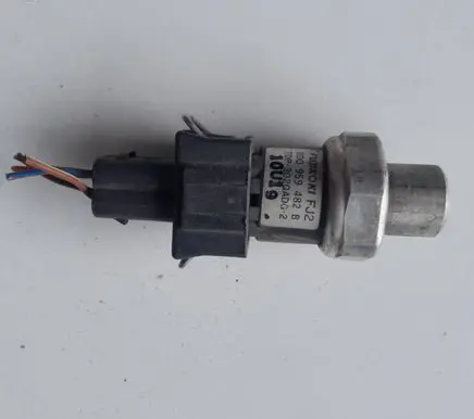 Audi A4 S4 B5 8D Air conditioning (A/C) pressure sensor 8D0959482B