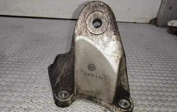 Land Rover Discovery Engine mounting bracket ANR6623