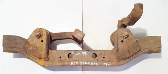 KIA Sorento Engine mounting bracket