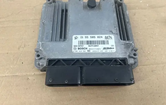 Opel Insignia A Engine control unit/module 55585024 55579447 0281018769