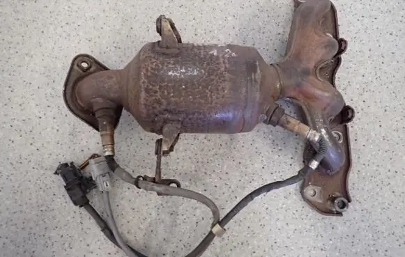 Suzuki Swift Cultus Exhaust manifold 69L-C01