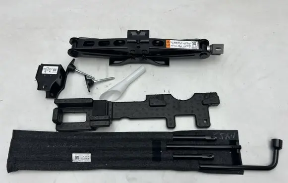 Ford Bronco Lift Jack JB3C-17005-AB