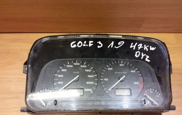 Volkswagen Golf III Speedometer (instrument cluster) 87001262 1H6919033M