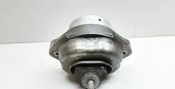 BMW X5 E53 Engine mount bracket 6758444